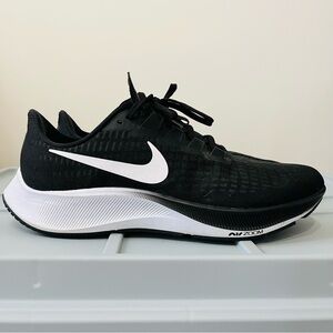 Nike Women's Size 12 Air Zoom Pegasus 37 Black White BQ9647-002